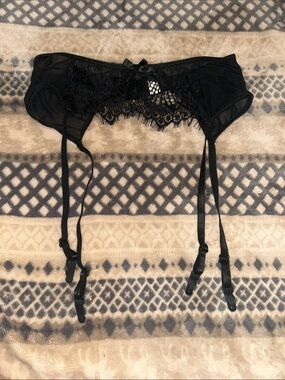 Source Unknown Black Lace Garter Belt sz medium M